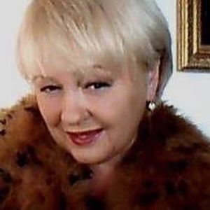 Meet your Posher, Lena